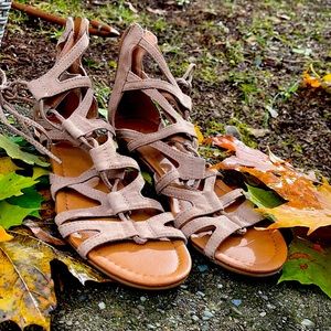 Crown vintage tan sandals